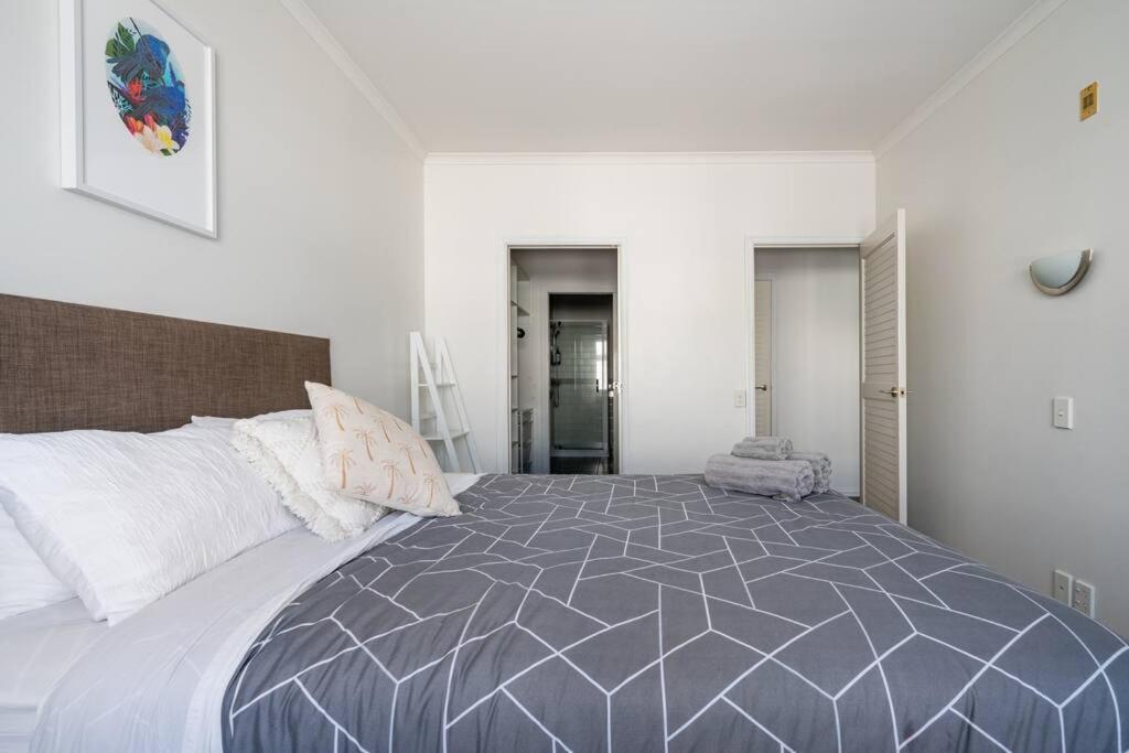 Spacious Penthouse With Spectacular Harbour Views! Auckland Exterior photo
