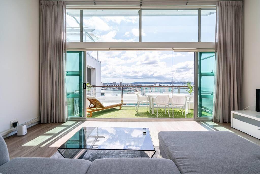 Spacious Penthouse With Spectacular Harbour Views! Auckland Exterior photo
